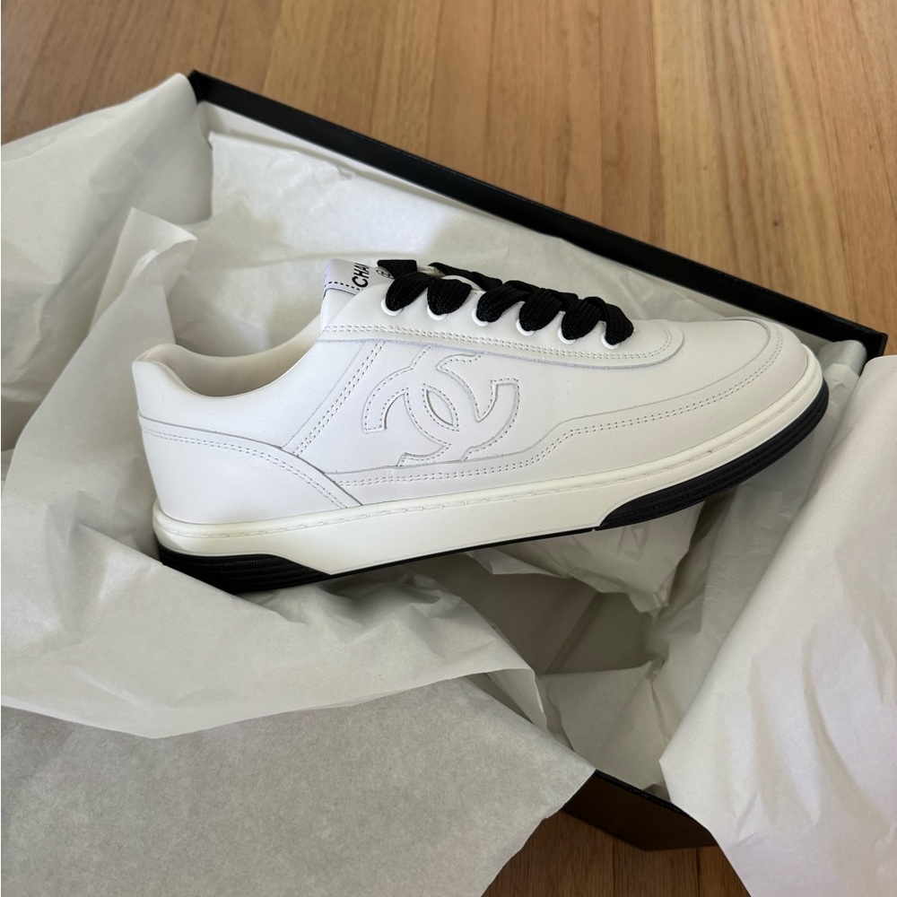 CHANEL SKATER SNEAKERS 38 NIB